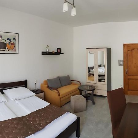 Aquarius Vendeghaz Hotel Szeged Luaran gambar