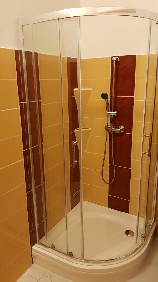 Aquarius Vendeghaz Hotel Szeged Luaran gambar