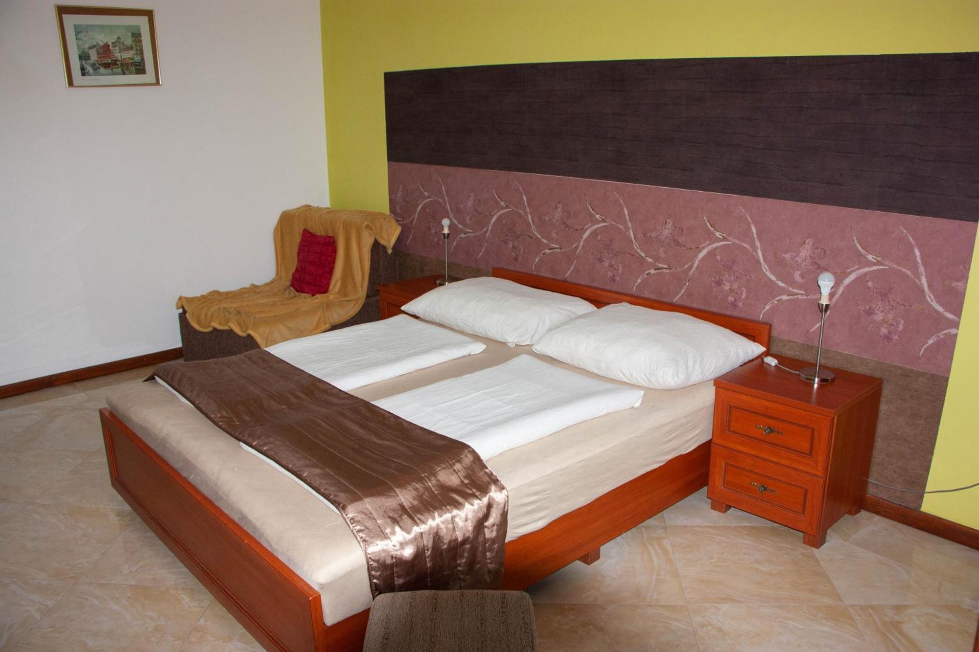 Aquarius Vendeghaz Hotel Szeged Luaran gambar