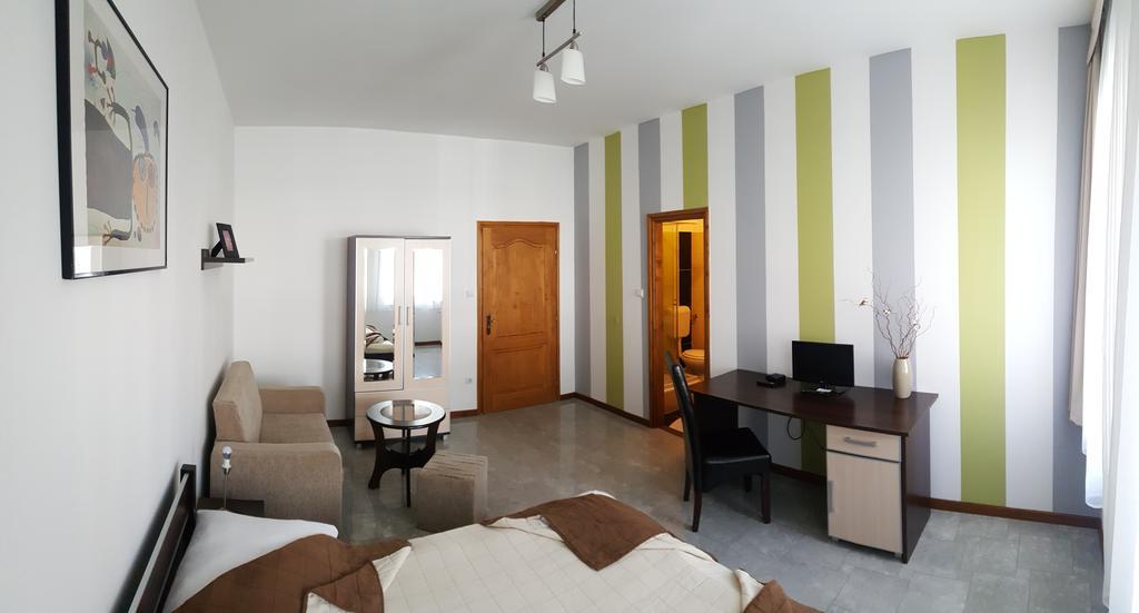 Aquarius Vendeghaz Hotel Szeged Luaran gambar