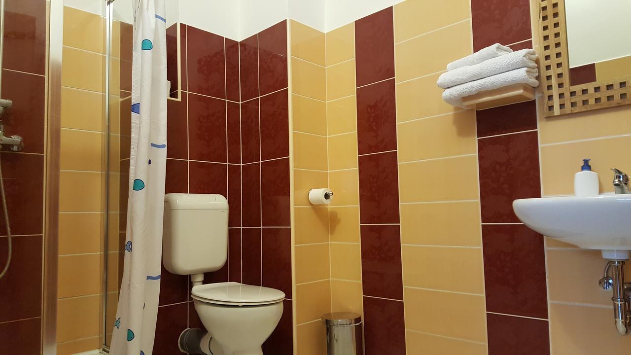 Aquarius Vendeghaz Hotel Szeged Luaran gambar