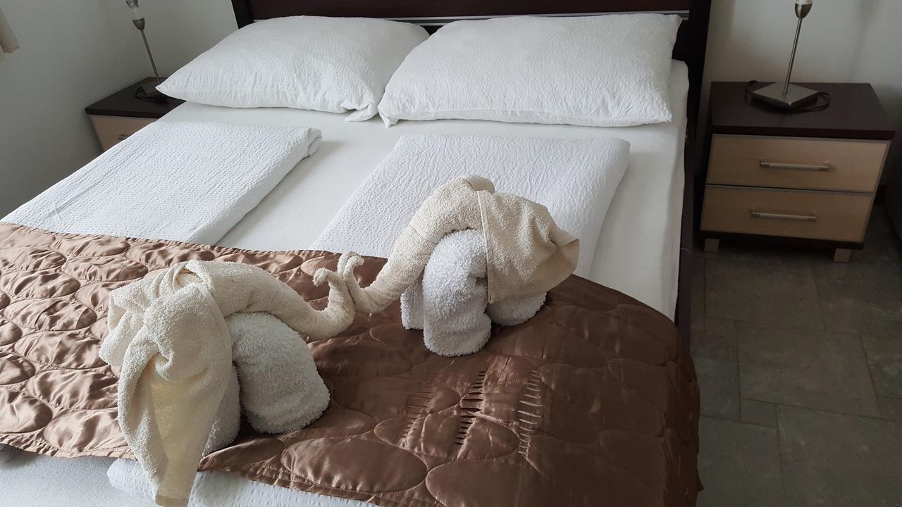 Aquarius Vendeghaz Hotel Szeged Luaran gambar
