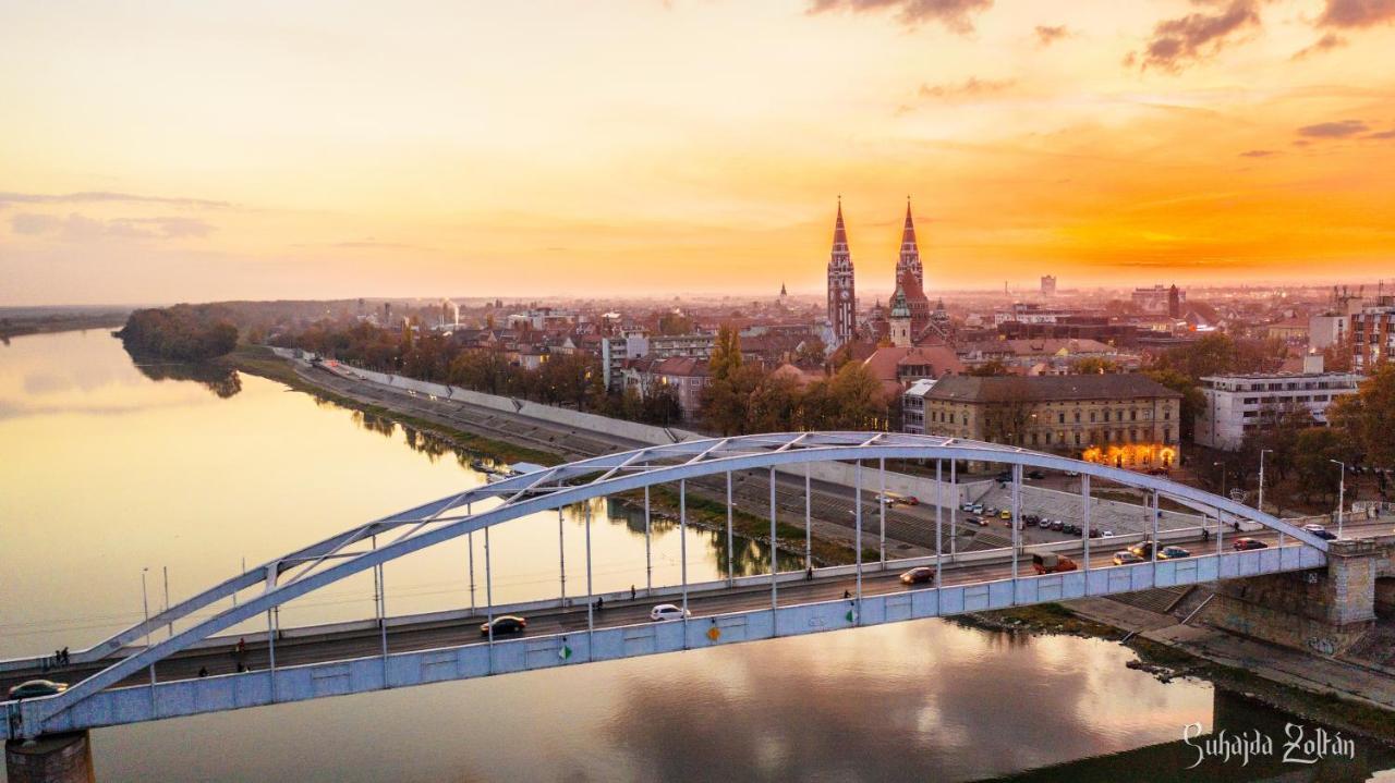 Aquarius Vendeghaz Hotel Szeged Luaran gambar